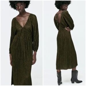 ZARA Pleated Midi Dress Black/Green